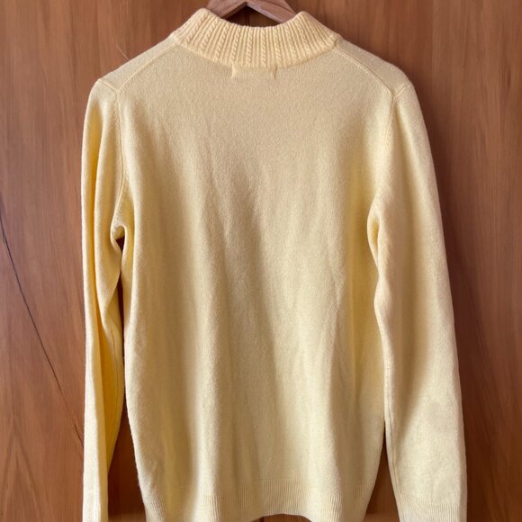 Pale Yellow Spring Sweater Medium - Picture 5 of 5